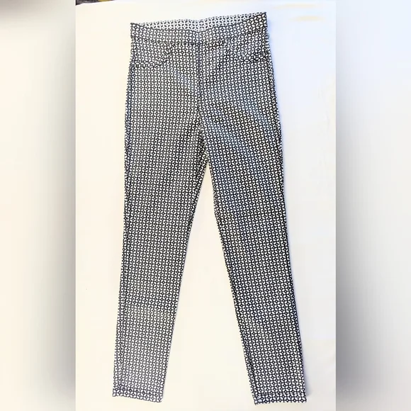 Joseph Ribkoff Monochrome Patterned Trousers - Picture 4 of 6